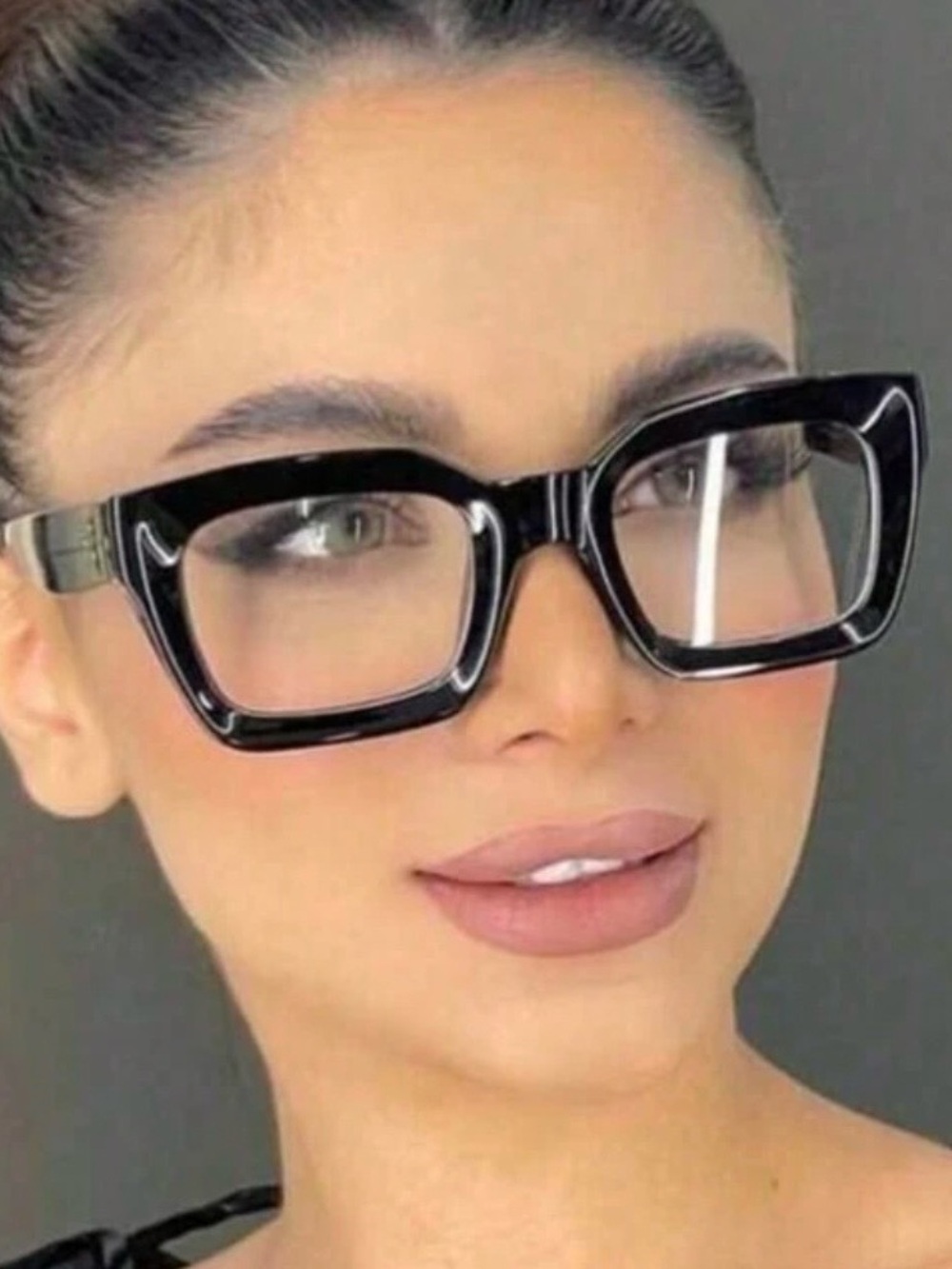 Women's Black Plastic Square Retro Fashion Thick Frame Luxury Eyeglasses